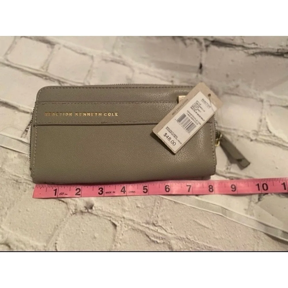 KENNETH COLE REACTION Gray‎ Wallet